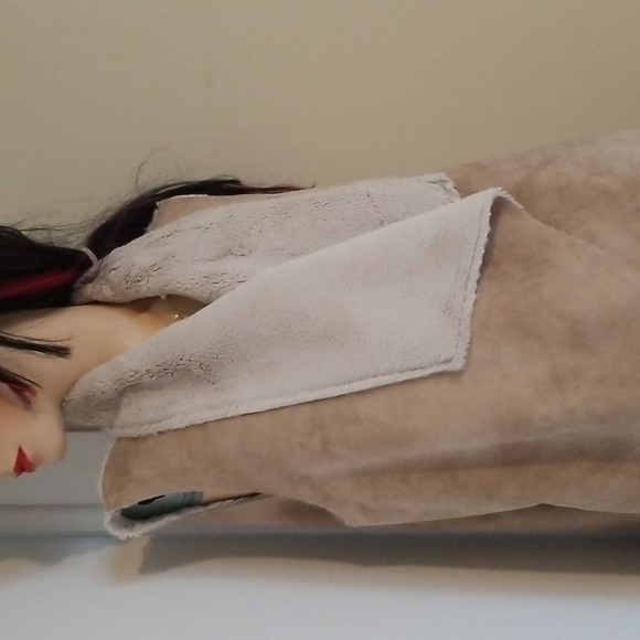 Joseph Ribkoff vest - Picture 2 of 7